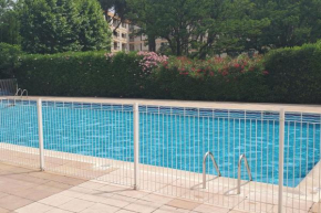 Modern T2 near train station with swimming pool